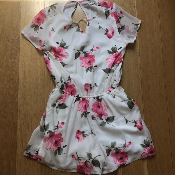 abercrombie kids Other - abercrombie kids floral romper